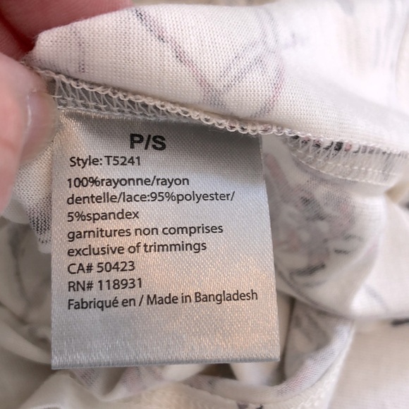 WOMENS SLEEVELESS TOP SIZE SMALL - Picture 11 of 11